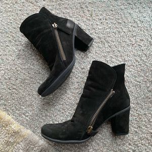 Bueno Yountville Bootie Black Nubuck